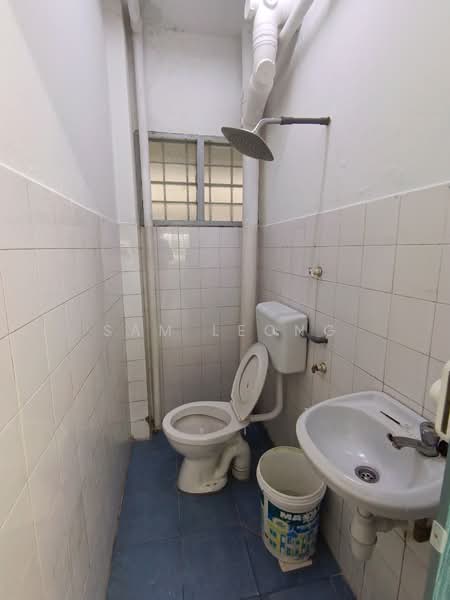 Pangsapuri untuk Disewa di Symphony Court - Sam Leong - Bathroom - PropertyGuru.com.my