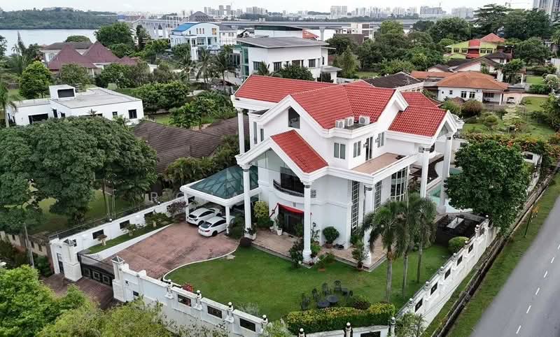 Rumah Banglo untuk Dijual di Taman Stulang Laut (Johor Bahru) - Ronald Mak - Exterior - PropertyGuru.com.my