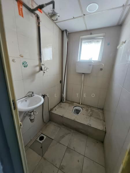Semi-D Factory for Rent in North Port (Pelabuhan Utara) (Port Klang (Pelabuhan Klang)) - Kelly Teo - Bathroom - PropertyGuru.com.my