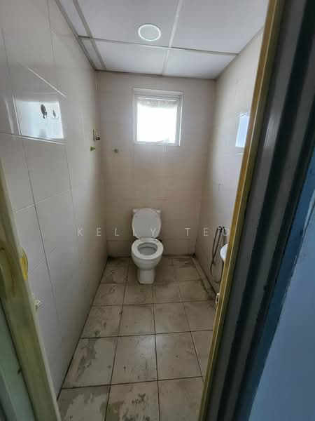 Semi-D Factory for Rent in North Port (Pelabuhan Utara) (Port Klang (Pelabuhan Klang)) - Kelly Teo - Bathroom - PropertyGuru.com.my