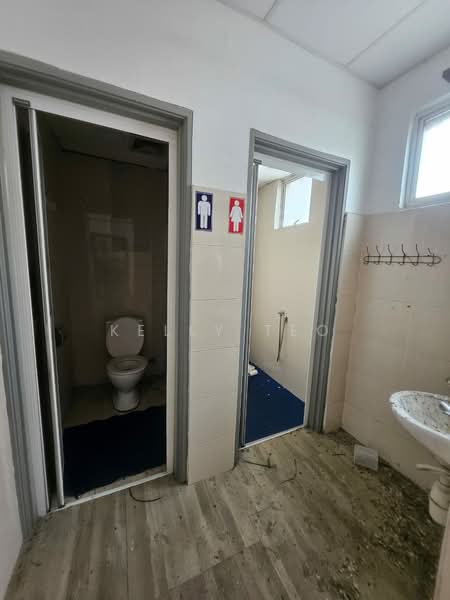 Semi-D Factory for Rent in North Port (Pelabuhan Utara) (Port Klang (Pelabuhan Klang)) - Kelly Teo - Bathroom - PropertyGuru.com.my
