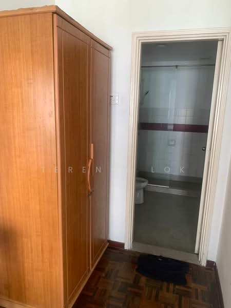 Kondominium untuk Dijual di Bay View Villas - Terence Lok - Bathroom - PropertyGuru.com.my