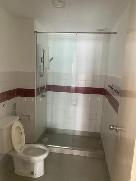 Kondominium untuk Dijual di Bay View Villas - Terence Lok - Bathroom - PropertyGuru.com.my