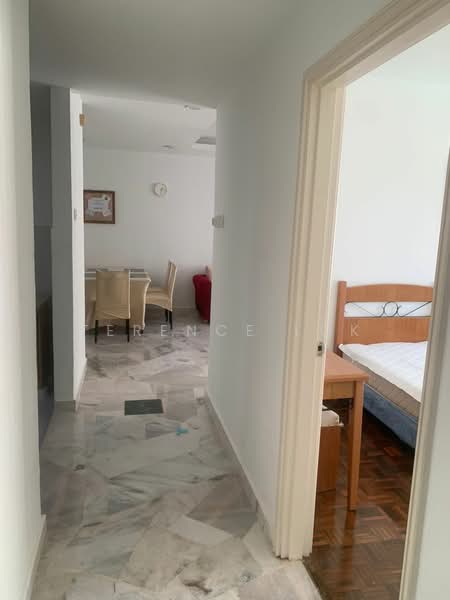 Kondominium untuk Dijual di Bay View Villas - Terence Lok - Corridor - PropertyGuru.com.my