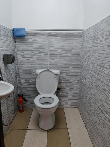Rumah Banglo untuk Dijual di Taman Gembira (Jalan Klang Lama (Old Klang Road)) - Gavin Tham - Bathroom - PropertyGuru.com.my