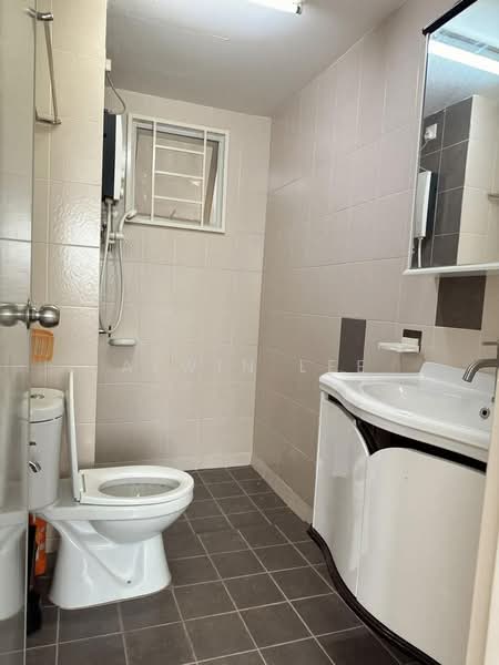 Pangsapuri untuk Disewa di Seri Baiduri - Alwin Lee - Bathroom - PropertyGuru.com.my