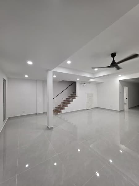 2-storey Terraced House for Sale in Taman Bunga Negara (Shah Alam) - Allister Seow - Living Room - PropertyGuru.com.my