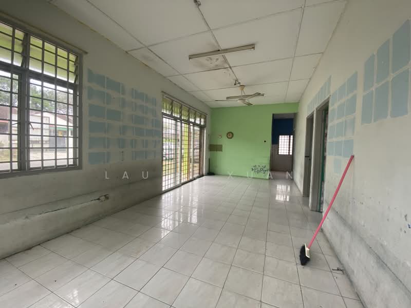 Terraced House for Sale in Bandar Putra Kulai (Kulai) - Lau Ee Xuan - Living Room - PropertyGuru.com.my