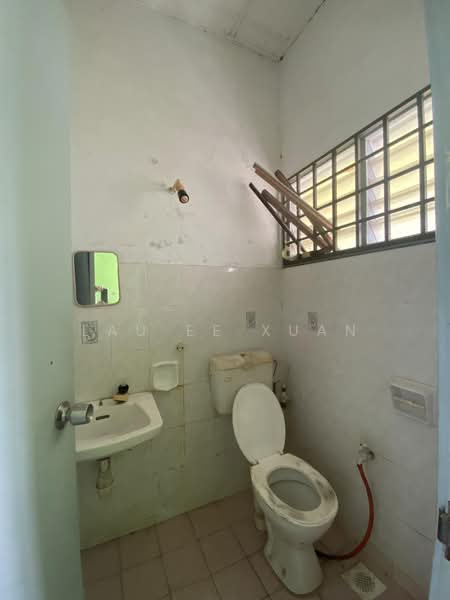 Terraced House for Sale in Bandar Putra Kulai (Kulai) - Lau Ee Xuan - Bathroom - PropertyGuru.com.my