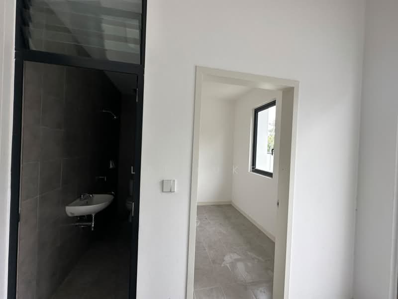 Semi-Detached House for Sale in Bandar Tropicana Aman (Telok Panglima Garang) - Lee Luke - PropertyGuru.com.my