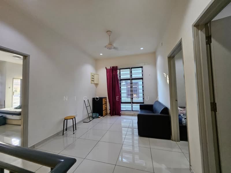 Rumah Teres 2 Tingkat untuk Dijual di Taman Kempas Utama (Tebrau) - Nicole Pua - Living Room - PropertyGuru.com.my