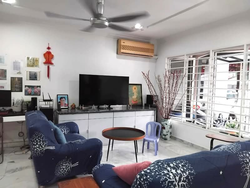 2-storey Terraced House for Sale in Usj 18 (Subang Jaya) - Sharon Lim - Living Room - PropertyGuru.com.my