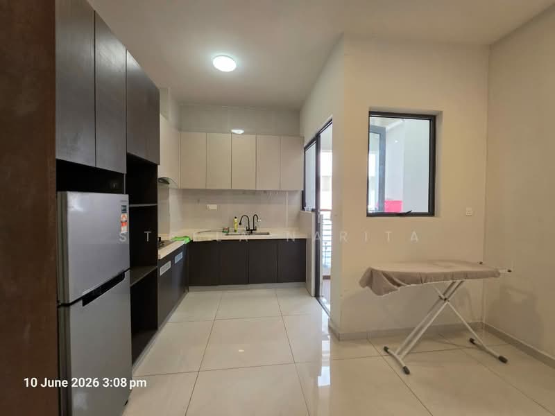 Kondominium untuk Disewa di Bay Point @ Country Garden Danga Bay - Stella Narita - Kitchen - PropertyGuru.com.my