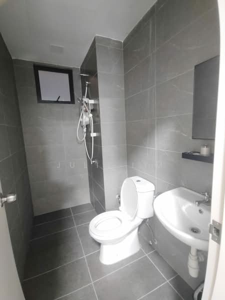 Servis Apartment untuk Disewa di Maxim Residences - Julie Lim - Bathroom - PropertyGuru.com.my