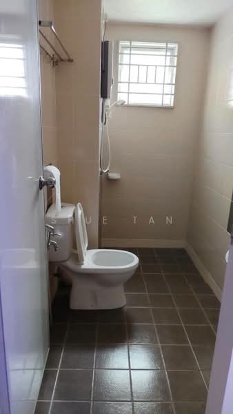 Pangsapuri untuk Disewa di Seri Baiduri - Shue Tan - Bathroom - PropertyGuru.com.my