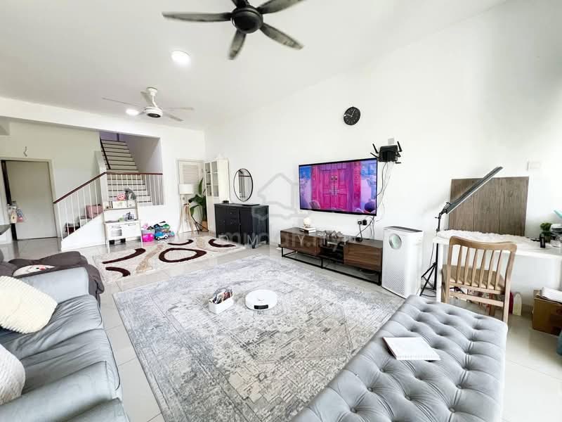 Rumah Bandar untuk Dijual di Shah Alam (Selangor) - Tom Yip - Living Room - PropertyGuru.com.my