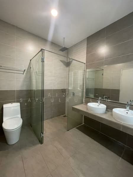 Semi-Detached House for Rent in Cyberjaya (Selangor) - Aizat Saifulrullah - Bathroom - PropertyGuru.com.my