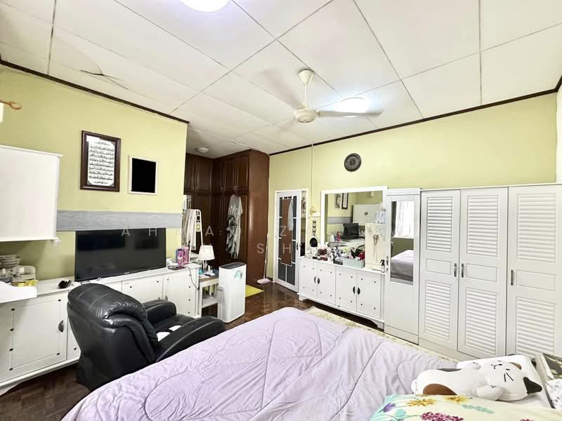 Rumah Teres 2 Tingkat untuk Dijual di Usj 17 (Subang Jaya) - Ahmad Zawawi Hashim - Bedroom - PropertyGuru.com.my