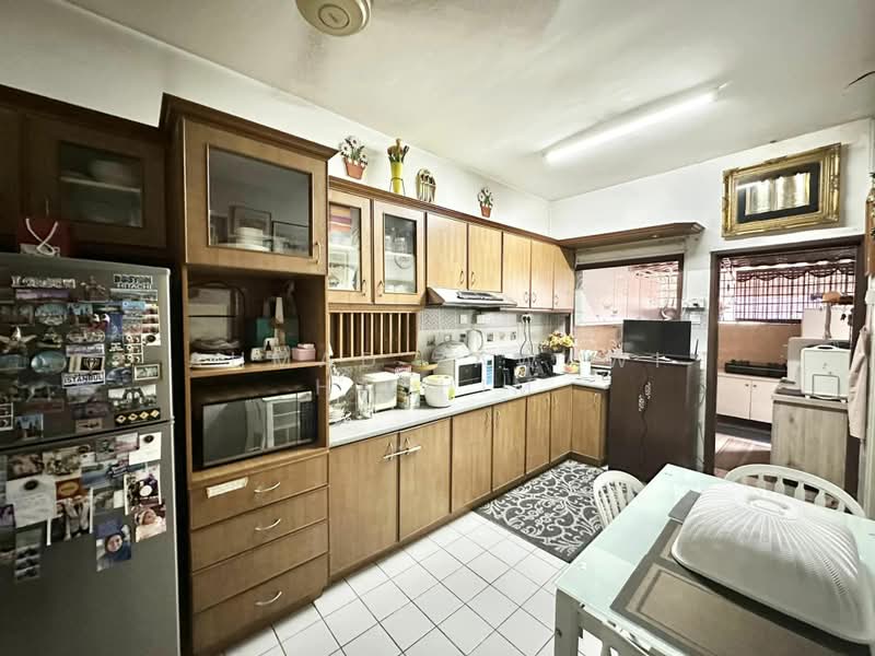 Rumah Teres 2 Tingkat untuk Dijual di Usj 17 (Subang Jaya) - Ahmad Zawawi Hashim - Kitchen - PropertyGuru.com.my