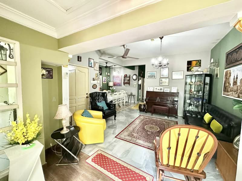 Rumah Teres 2 Tingkat untuk Dijual di Usj 17 (Subang Jaya) - Ahmad Zawawi Hashim - Living Room - PropertyGuru.com.my