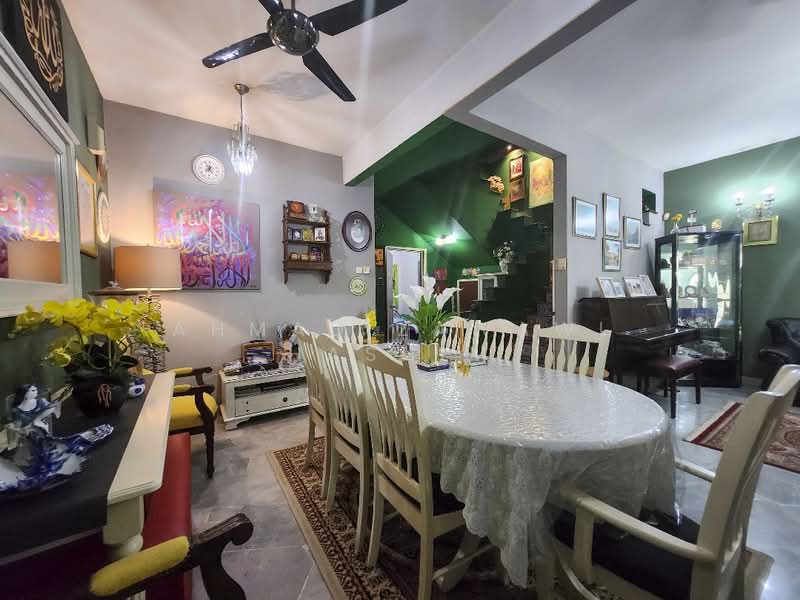 Rumah Teres 2 Tingkat untuk Dijual di Usj 17 (Subang Jaya) - Ahmad Zawawi Hashim - Dining Room - PropertyGuru.com.my