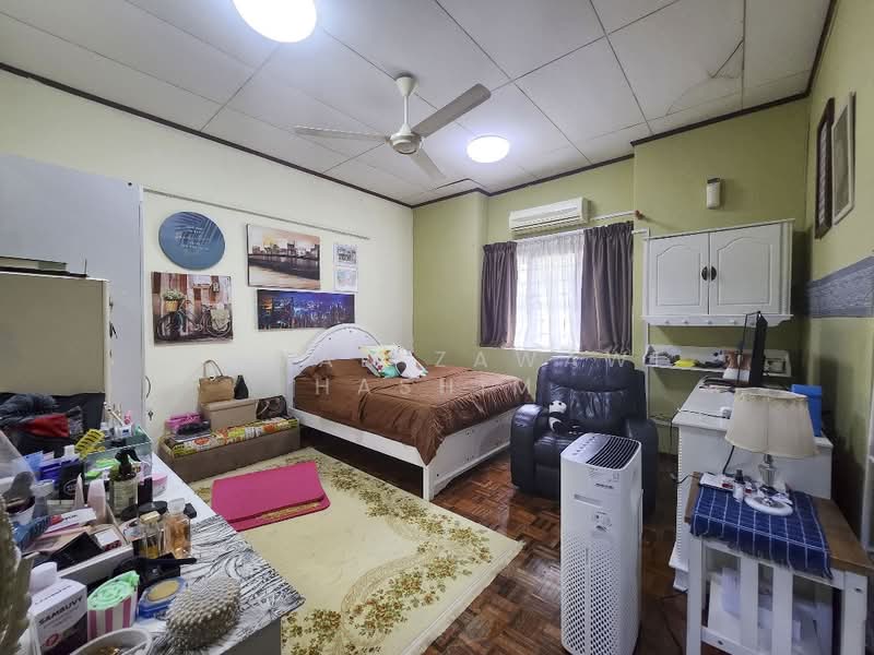 Rumah Teres 2 Tingkat untuk Dijual di Usj 17 (Subang Jaya) - Ahmad Zawawi Hashim - Bedroom - PropertyGuru.com.my