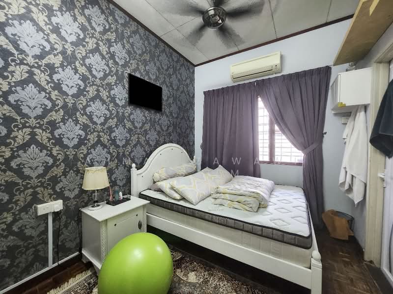Rumah Teres 2 Tingkat untuk Dijual di Usj 17 (Subang Jaya) - Ahmad Zawawi Hashim - Bedroom - PropertyGuru.com.my