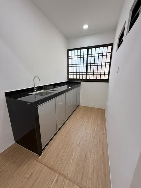 Rumah Flat untuk Dijual di Taman Plentong Utama - Hui Hui Lim - Kitchen - PropertyGuru.com.my