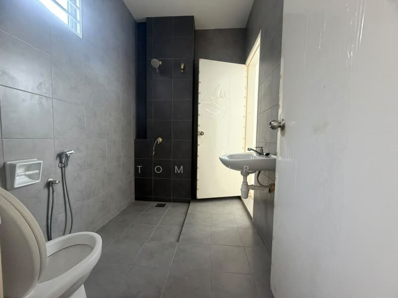 Rumah Teres 2 Tingkat untuk Dijual di Rawang (Selangor) - Tom Yip - Bathroom - PropertyGuru.com.my