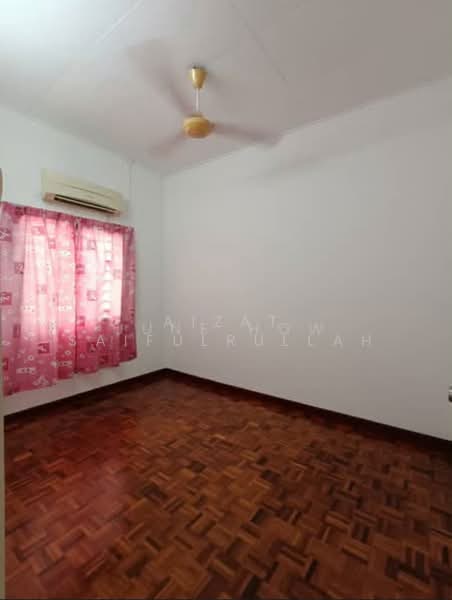 Rumah Teres 2 Tingkat untuk Dijual di SS 25, Taman Megah Emas (Petaling Jaya) - Aizat Saifulrullah - Bedroom - PropertyGuru.com.my