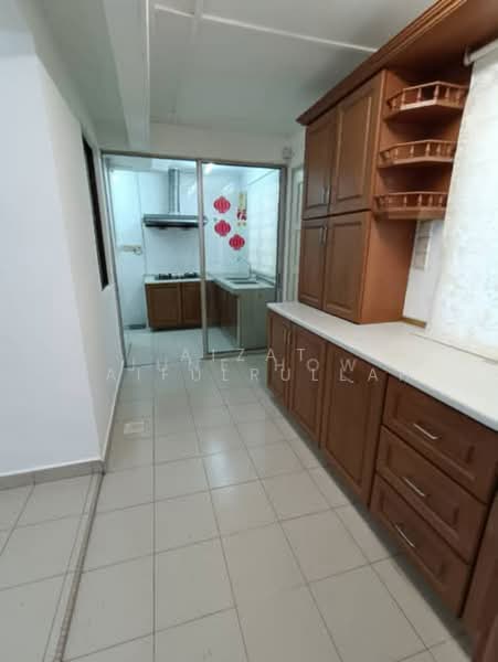 Rumah Teres 2 Tingkat untuk Dijual di SS 25, Taman Megah Emas (Petaling Jaya) - Aizat Saifulrullah - Kitchen - PropertyGuru.com.my