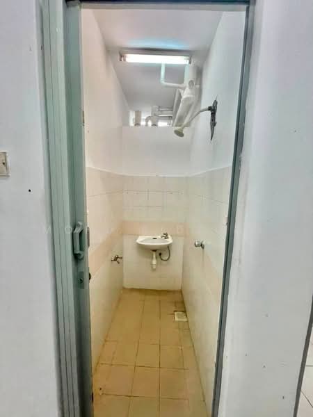 Flat for Sale at Cemara - Mohd Ridzuan - Bathroom - PropertyGuru.com.my