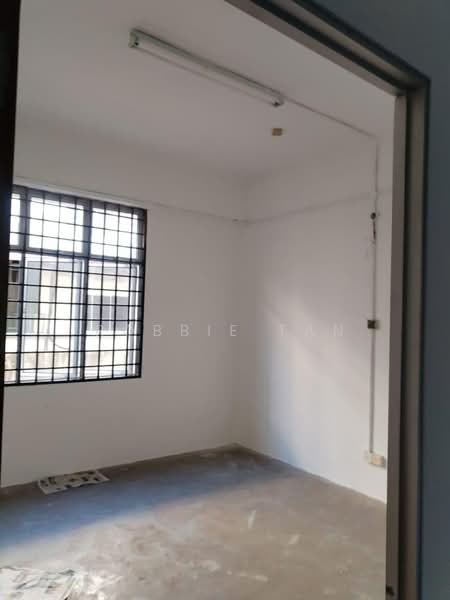 Shop / Office for Sale in Bandar Seri Alam (Masai) - Robbie Tan - Interior - PropertyGuru.com.my