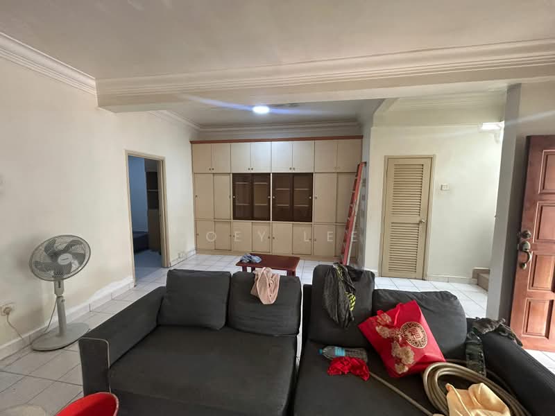 Rumah Teres 1.5 Tingkat untuk Dijual di Bandar Seri Alam (Masai) - Zoey Lee - Living Room - PropertyGuru.com.my
