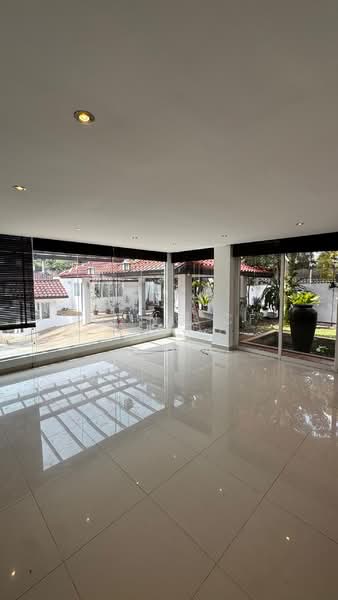 Rumah Banglo untuk Dijual di Bukit Damansara (Damansara Heights) - Yoong CF - Living Room - PropertyGuru.com.my