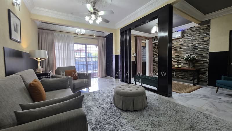 2-storey Terraced House for Sale in Usj 18 (Subang Jaya) - Ahmad Zawawi Hashim - Living Room - PropertyGuru.com.my