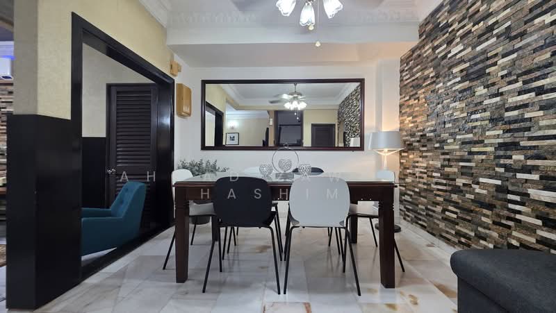 2-storey Terraced House for Sale in Usj 18 (Subang Jaya) - Ahmad Zawawi Hashim - Dining Room - PropertyGuru.com.my