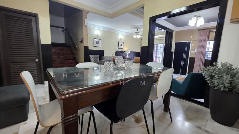 2-storey Terraced House for Sale in Usj 18 (Subang Jaya) - Ahmad Zawawi Hashim - Dining Room - PropertyGuru.com.my