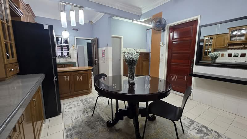 2-storey Terraced House for Sale in Usj 18 (Subang Jaya) - Ahmad Zawawi Hashim - Kitchen - PropertyGuru.com.my