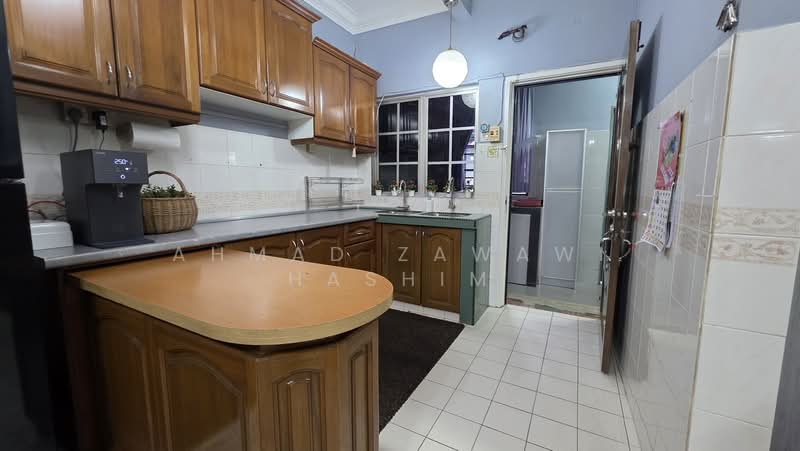 2-storey Terraced House for Sale in Usj 18 (Subang Jaya) - Ahmad Zawawi Hashim - Kitchen - PropertyGuru.com.my