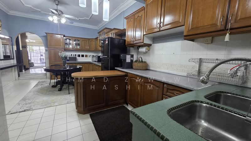 2-storey Terraced House for Sale in Usj 18 (Subang Jaya) - Ahmad Zawawi Hashim - Kitchen - PropertyGuru.com.my