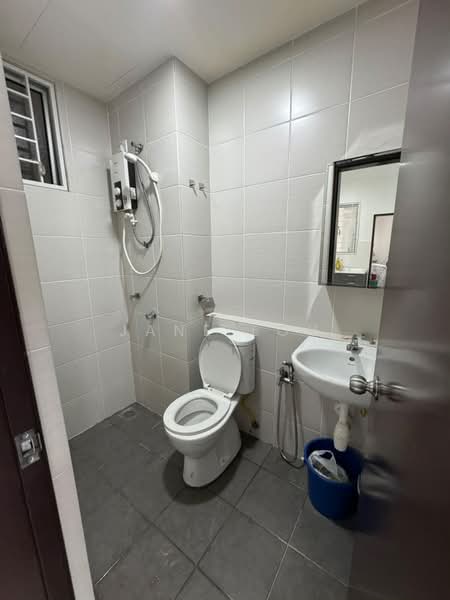 Pangsapuri untuk Disewa di Residensi Jalan Jubilee - Jane Loh - Bathroom - PropertyGuru.com.my