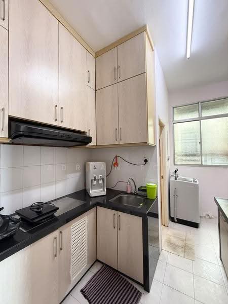 Pangsapuri untuk Disewa di Relau Vista Apartment - Adrian Foo - Kitchen - PropertyGuru.com.my