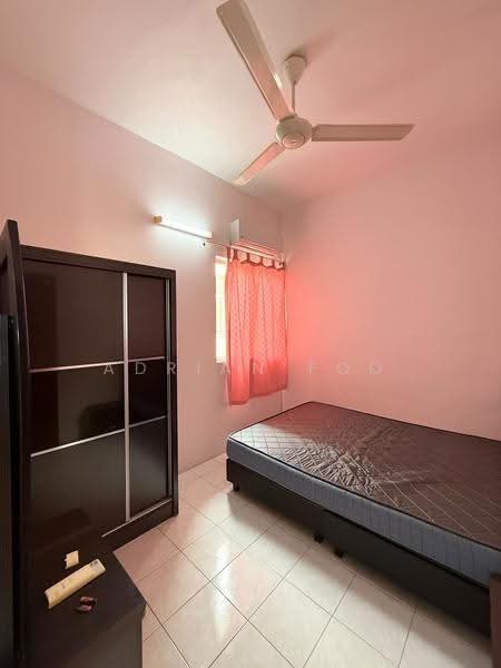 Pangsapuri untuk Disewa di Relau Vista Apartment - Adrian Foo - Bedroom - PropertyGuru.com.my