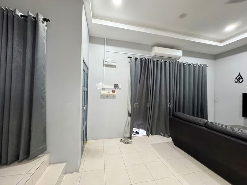 Rumah Teres 2 Tingkat untuk Dijual di Kapar (Selangor) - Penny Chia - Living Room - PropertyGuru.com.my