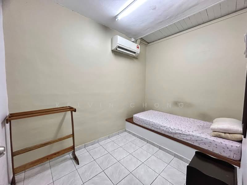 1-storey Terraced House for Rent in Taman Ipoh Baru (Ipoh) - Kelvin Chong - Bedroom - PropertyGuru.com.my