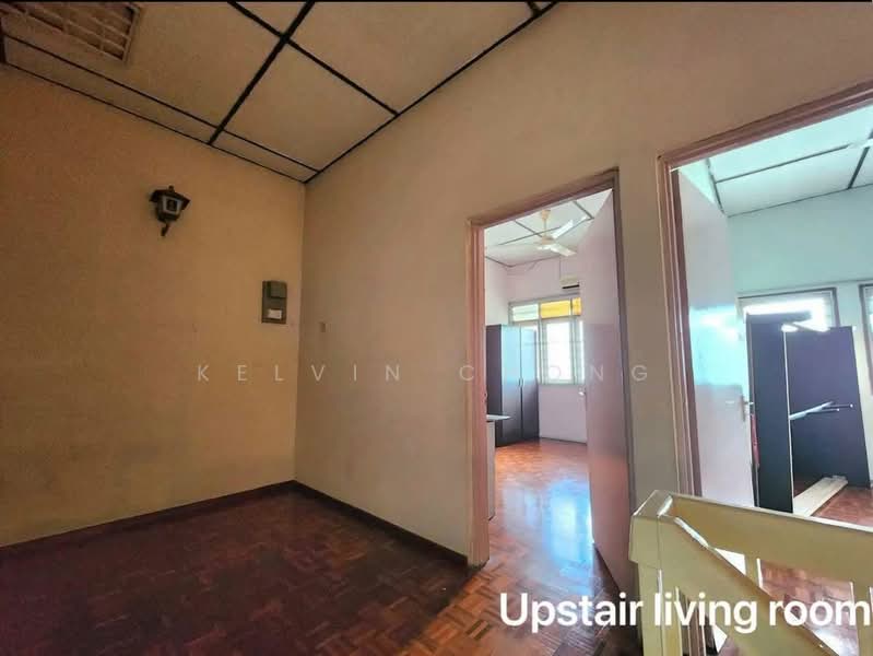 2-storey Terraced House for Rent in Ipoh (Perak) - Kelvin Chong - Living Room - PropertyGuru.com.my