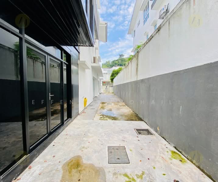 Semi-Detached House for Sale in Ulu Kelang (Kuala Lumpur) - Effendy Shohaili - Exterior - PropertyGuru.com.my