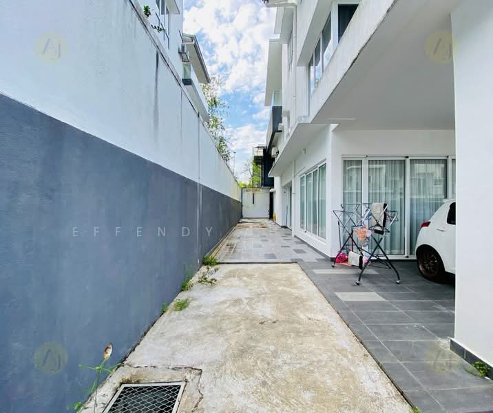 Semi-Detached House for Sale in Ulu Kelang (Kuala Lumpur) - Effendy Shohaili - Exterior - PropertyGuru.com.my