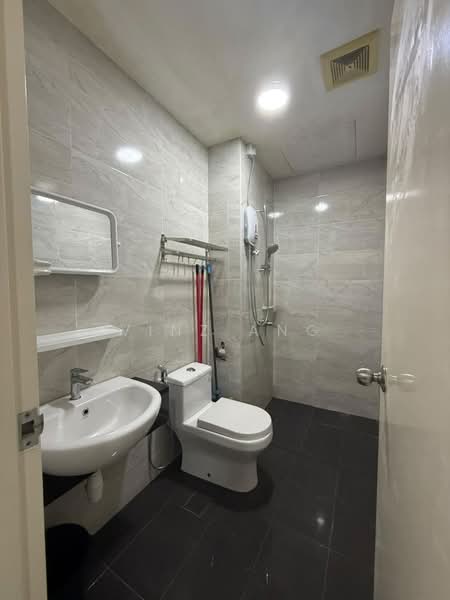 Kondominium untuk Disewa di SKS Pavillion Residences - Vinz Ang - Bathroom - PropertyGuru.com.my